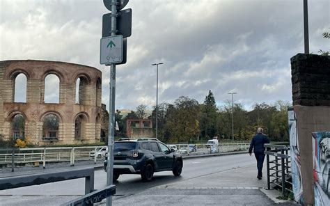 Klar ist eine Straße ohne Fahrradspur verleitet zum Falschfahren