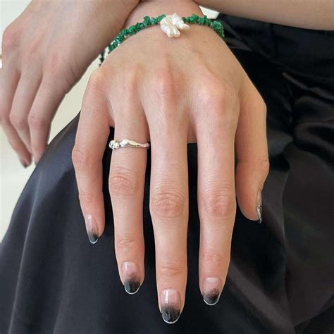 black nail designs    stunning