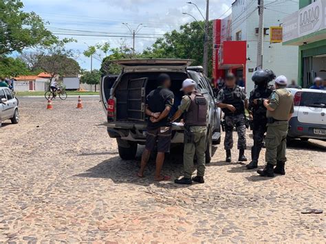 Membros De Facção São Presos Com Arma De Fogo No Litoral Do Piauí