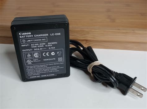 Canon Battery Pack Charger For LP E8 Batteries Model LC E8E Output 8 4V