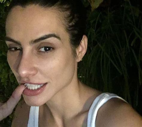 Cleo Pires Rebate Cr Ticas Sobre Ter Feito Sexo A V O Arranjar Uma