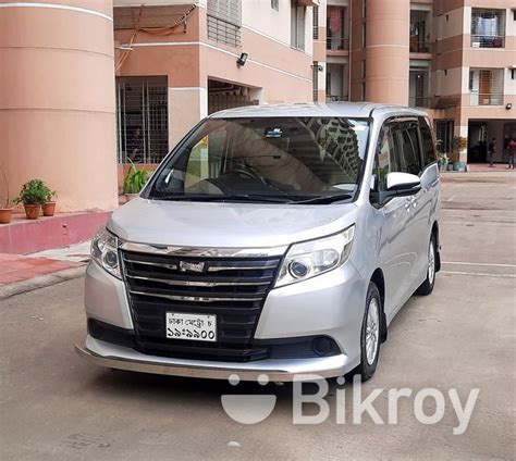 Toyota Noah X Smart Octane Drive For Sale In Mohammadpur Bikroy