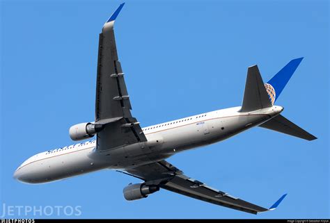 N672UA Boeing 767 322 ER United Airlines Sebastian Kiryluk