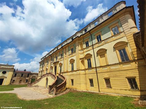 Ecco La Reggia Di Bettona La Villa Del Boccaglione Con Lo Stile