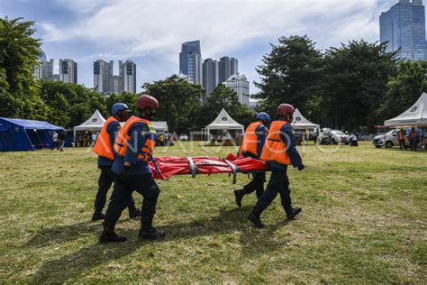 SIMULASI KAMPUNG SIAGA BENCANA ANTARA Foto