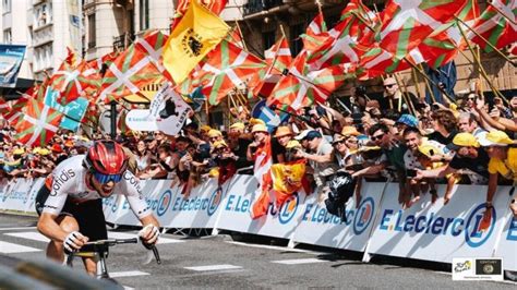 La Omisi N De La Ikurri A En El Tour Vocento Y El Tratamiento De La