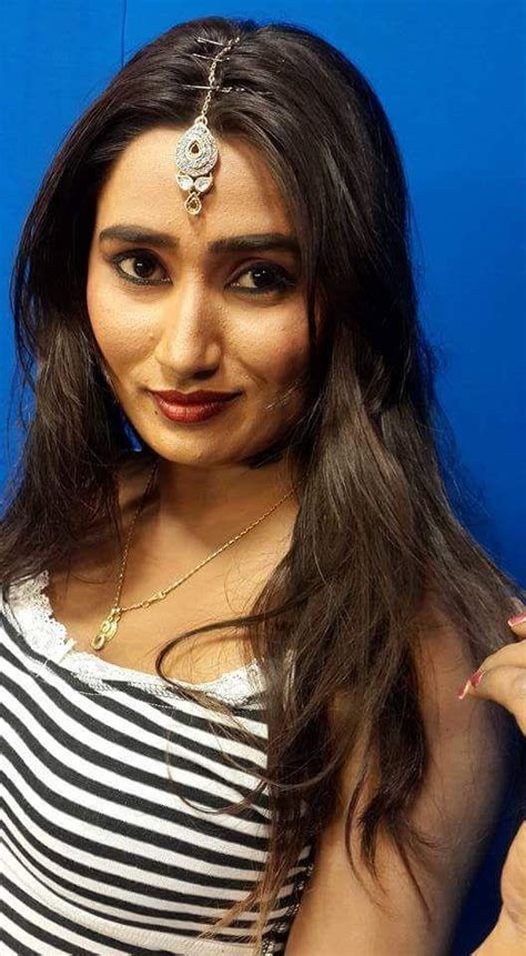 Telugu Tv Anchor Swathi Naidu Unseen Spicy Collection Photos