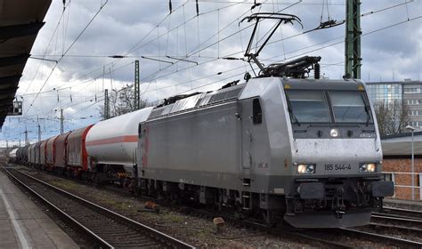 DB Cargo AG D Mit Der Angemieteten Akiem Lok 185 544 4 NVR Nummer