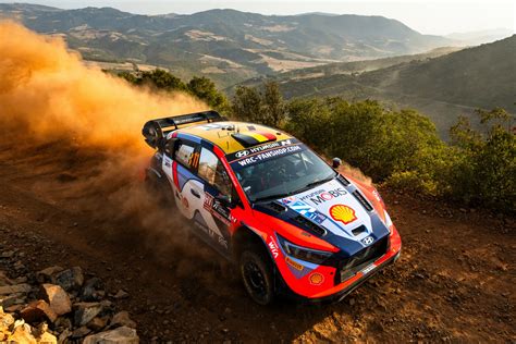 Rallye De L Acropole Neuville Vainqueur Et Ogier Part En Tonneaux