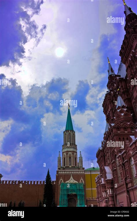 Kremlin Spasskaya Turm Fotos Und Bildmaterial In Hoher Aufl Sung Alamy