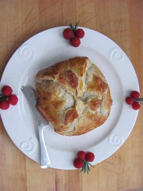 Baked Brie With Raspberries That Skinny Chick Can Bake