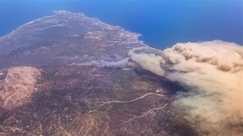 Wildfires Imperil Greek Isle of Rhodes, Forcing Big Relocation - The