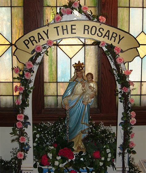 PRAY THE ROSARY EVERYDAY IT S A SIMPLE REQUEST Rosary