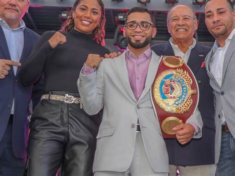 Photos Oscar Collazo Officially Receives His Wbo World Title In Puerto