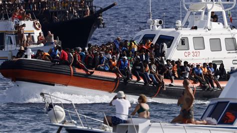 Blocco navale senza navi così naufraga la strategia Ue anti migranti