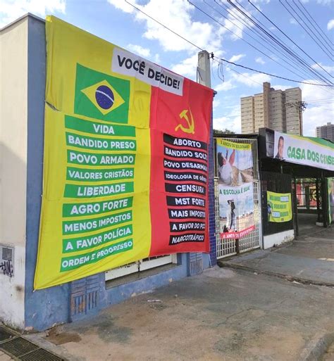 Not Cias De Franca Painel Afixado Em Comit De Candidato De Direita