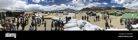 Lhaze China S Tibet Autonomous Region Th Apr Rescuers And