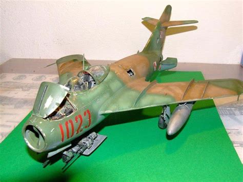 Trumpeter Mig 17 In 132 Large Scale Planes