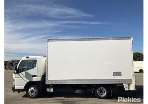 Buy Used Mitsubishi Fuso Canter Cab Chassis In Listed On Machines U