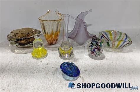 8 Piece Art Glass Lot Vases Paperweight Top Ashtray Joe St Clair And More