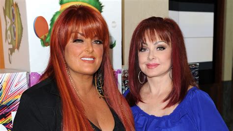 Wynonna Judd Reveals How Shes Coping After The Death Of Her Mom Naomi