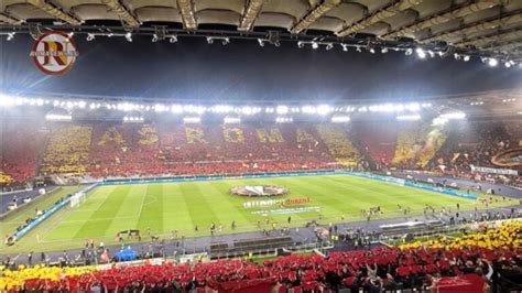 L Olimpico Si Tinge Di Giallorosso La Coreografia Della Curva Sud Per