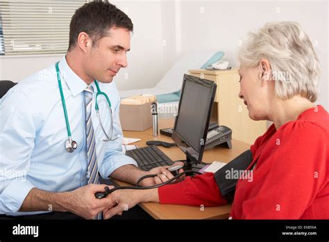 Doctor Office 50 Blood Pressure Hi Res Stock Photography And Images Alamy