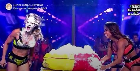 Eeg Melissa Loza Y Karen Dejo Se Enfrentaron En Un Duelo De Tortazos