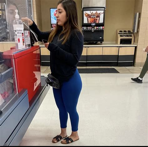Gorgeous Latina In Blue Spandex Spandex Leggings Yoga Pants Forum