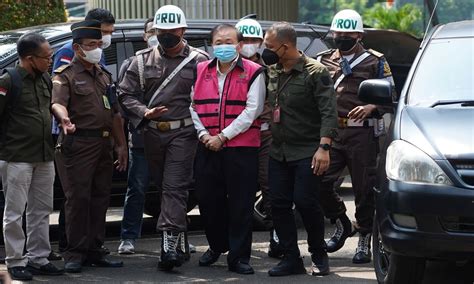 Kembali Diperiksa Kejagung Surya Darmadi Tersangka Korupsi Rp T