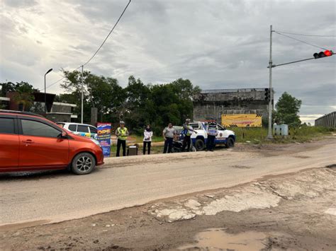 Dishub Bersama Satlantas Polres Kobar Lakukan Sosialisasi Keselamatan