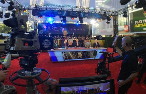 Nfl On Fox Broadcasts From Emmys Red Carpet Newscaststudio