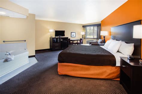 AmericInn by Wyndham Menomonie | Menomonie, WI Hotels