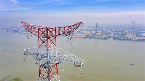 Instalan Cables De Torres De Transmisi N El Ctrica M S Altas Del Mundo