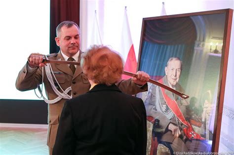 Upami Tnienie Rocznicy Urodzin P Gen Dyw Janusza Brochwicz