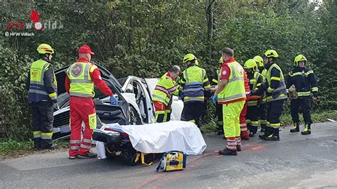 Ktn Zwei Verletzte Einer Davon Eingeschlossen Nach Pkw Unfall In