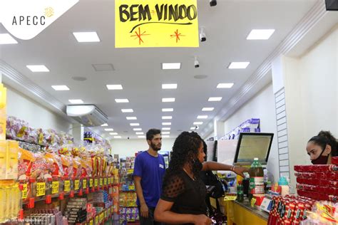 Intenção de Consumo das Famílias brasileiras volta a avançar no Brasil