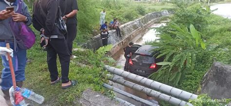 Diduga Mabuk Pengemudi Mobil Di Balikpapan Tewas Setelah Tabrak Pohon