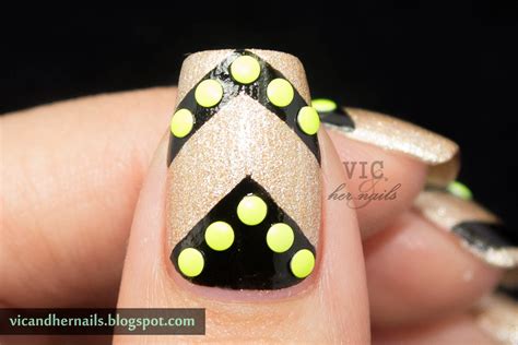 Vic And Her Nails Viccopycat Graphic Nail Art By Jessica Tong Via