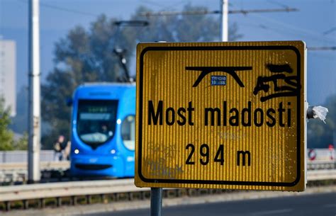 Novi Zagreb Opet Bez Tramvaja Vikendom Radovi Mijenjaju Trase Javnog