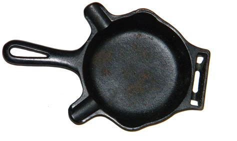 Antique Griswold 1930s Cast Iron Mini Skillet Ashtray 570 00 Cigar Cigarette 4585739576