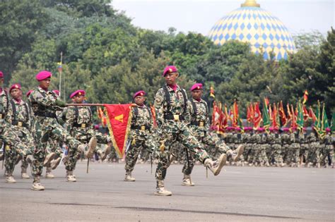 PRAJURIT YONANGMOR 1 MAR MENGIKUTI UPACARA HUT KORPS MARINIR KE 77