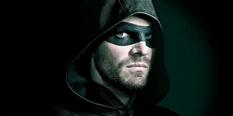 Stephen Amell Comparte La Primera Foto Bts De Su Regreso De Green Arrow