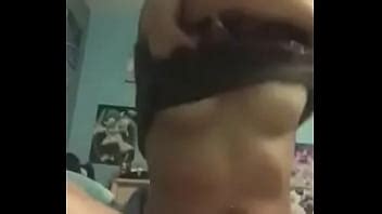 Puertorriqueña muestra sus tetas alegres XVIDEOS