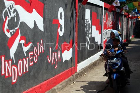 Mural Hari Kemerdekaan Di Bogor Antara Foto