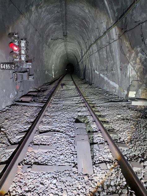 Adif Far Obres A La Xarxa Ferrovi Ria Entre Vilanova I La Geltr I