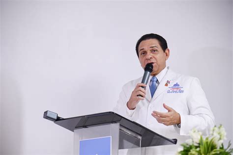 Ministerio de Salud felicita en su día a los médicos dominicanos