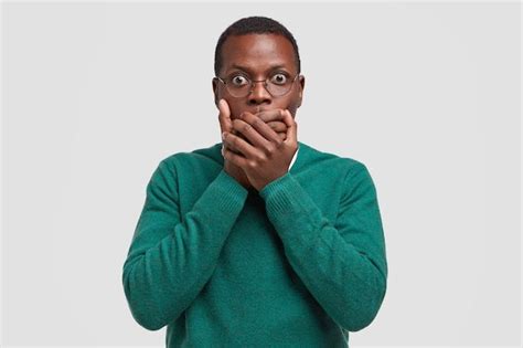 Free Photo Vertical Shot Of Contemplative Thoughtful Dark Skinned Man