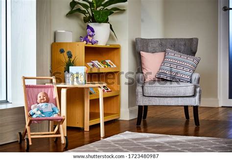 463 Kids Reading Corner Images, Stock Photos & Vectors | Shutterstock