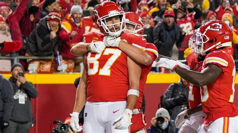 Kansas City Chiefs Tight End Travis Kelce Teaches Pittsburgh Steelers